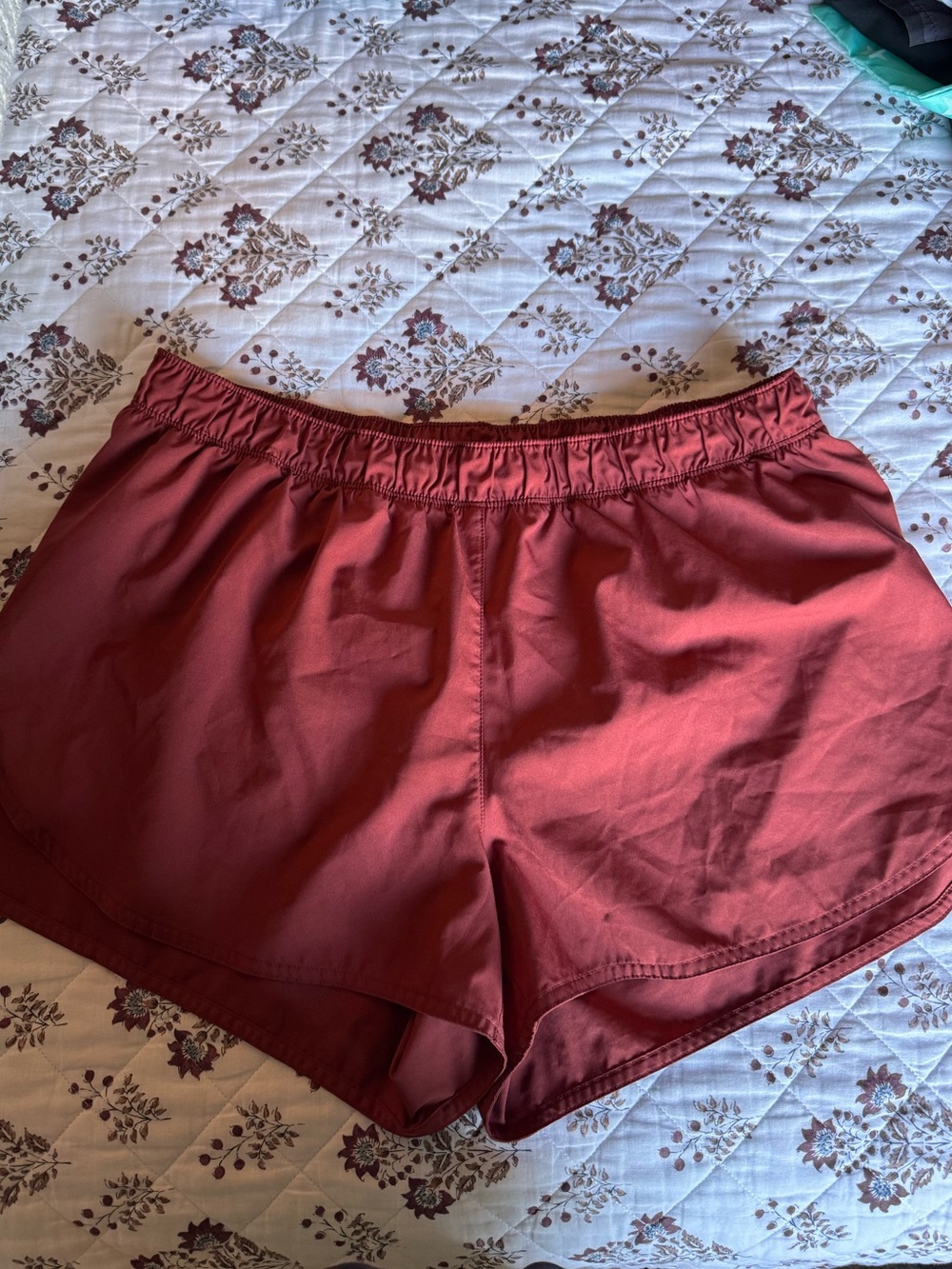 Old Navy Women's Rust Red Elastic-Waist Athletic Shorts